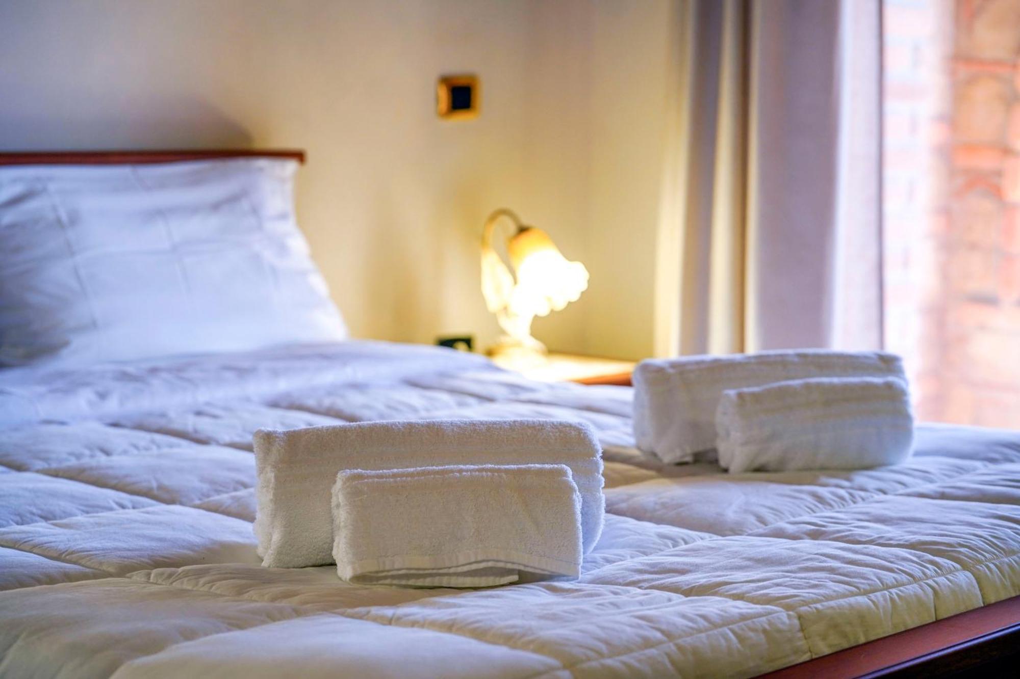 Tenuta Un Posto Al Sole Luxury B&B Rossano Stazione Ngoại thất bức ảnh